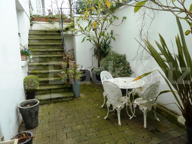 			New Instruction, 2 Bedroom, 1 bath, 1 reception Flat			 Liverpool Road, Barnsbury Islington 